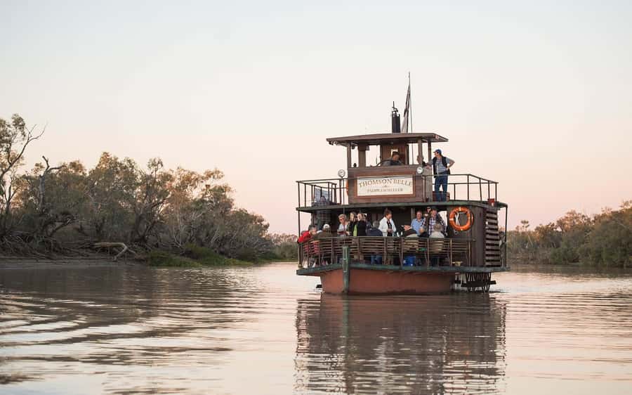 Longreach: Sunset Paddlewheeler Cruise, Show and Dinner - Key points before you book