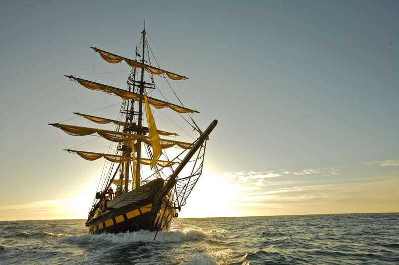 Los Cabos: Pirate Ship Sunset Cruise & Show with Dinner - Pirate songs, rope climbing, and a lively crew
