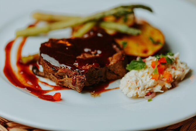 Luxury Four-Course Caribbean Dinner Cruise Experience - A short sail along Aruba’s west coast