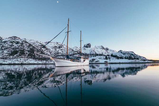 Luxury Northern Lights Yacht Cruise with Hot Tub from Tromsø - Reindeer soup in a warm wooden cabin