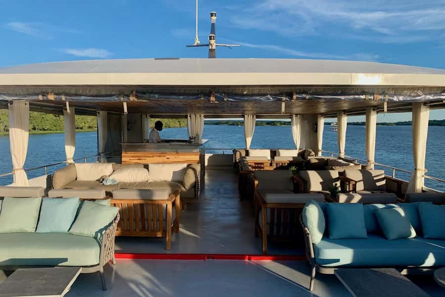 Luxury Sunset Dinner Cruise with 4-Course Meal - Why this Zambezi evening works so well