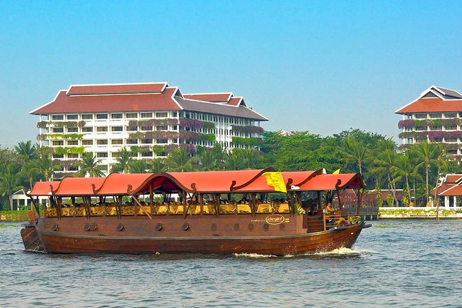 Manohra 5-Star Luxury Dinner Cruise with Pre-Canapés in Bangkok - A quieter alternative to Bangkok’s big dinner boats