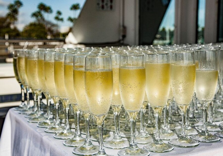 Marina Del Rey: Christmas Eve Buffet Brunch or Dinner Cruise - What the brunch buffet actually offers