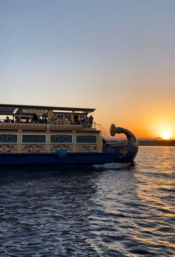 Marsa Alam: Nefertari Sunset Turtle Bay Cruise with Dinner - Three meters below the surface