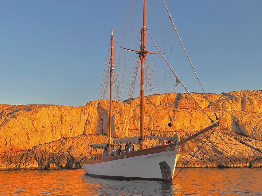 Marseille: Frioul Islands Sunset Cruise with Cocktail Dinner - Key things to know before booking