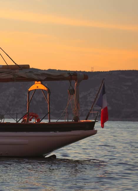 Marseille: Sunset Cruise Cocktail-Dinner in Frioul Islands - Meeting the boat at Marseille’s Old Port