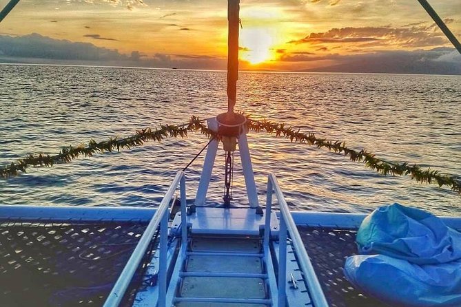 Maui Premium Sunset Dinner Cruise from Ka’anapali Beach - Seating, music, and the best place to sit