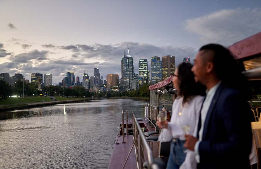 Melbourne: 4-Course Dinner Cruise with Drinks - Service makes the evening work