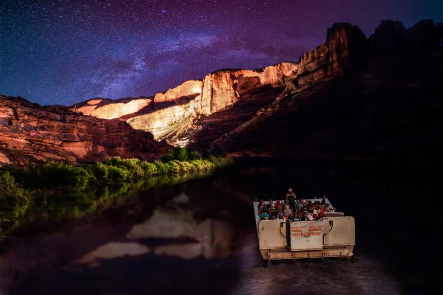 Moab: Colorado River Dinner Cruise with Music and Light Show - What the Moab dinner cruise actually feels like