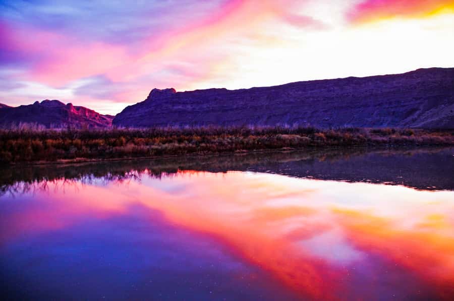 Moab: Colorado River Dinner Cruise with Music and Light Show - Stars, silence, and the return trip