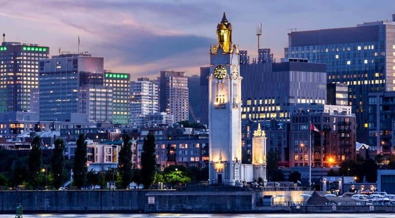 Montréal: 3 or 5-Course Dinner Cruise with DJ & Dancing - Seating, views, and comfort on several decks