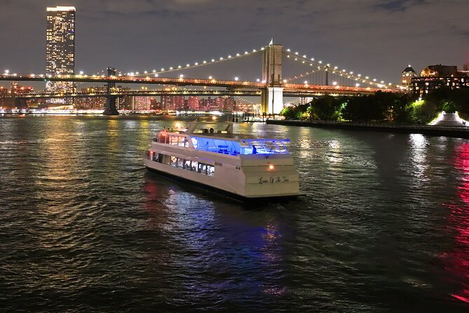 New York City Dinner Cruise with Live Music - Manhattan’s skyline, One World Trade Center, and Battery Park