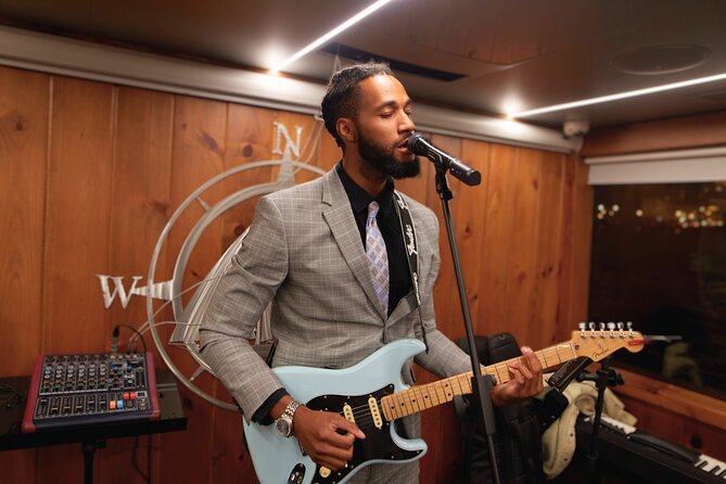 New York City Dinner Cruise with Live Music - Live music and the mood onboard