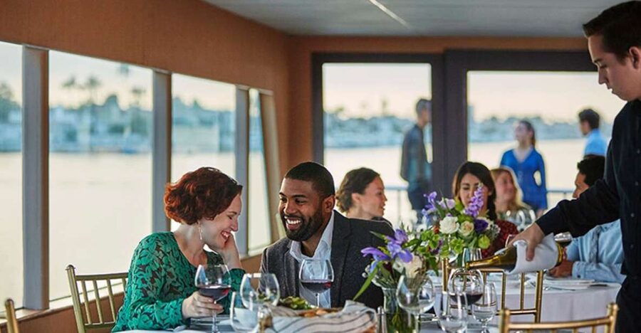 Newport Beach: City Cruises Weekend Dinner Cruise with DJ - What the 2.5-hour cruise actually includes