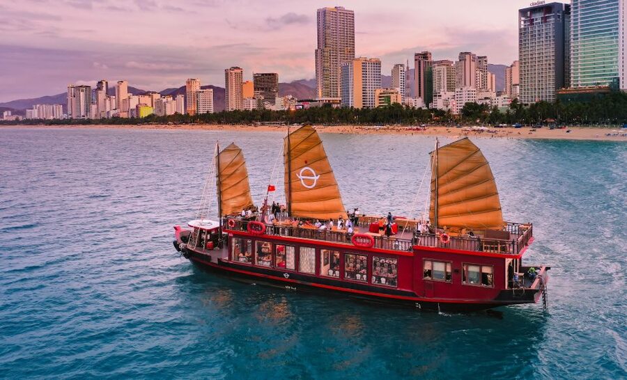 Nha Trang: Romantic Sunset Cocktails and Dinner Cruise - What the $90 price really covers