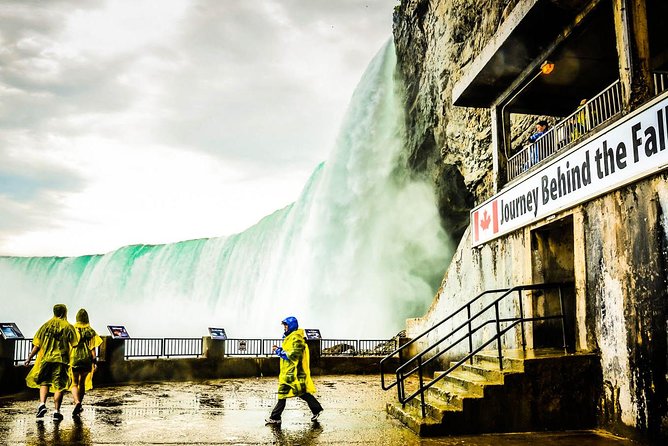 Niagara Falls Day and Evening Tour With Boat Cruise & Dinner (optional) - Niagara-on-the-Lake and Brock’s Monument
