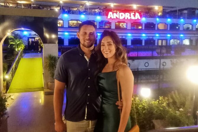night-tour Nile dinner cruise with open buffet and belly dancer - Boarding the Nile boat in Cairo