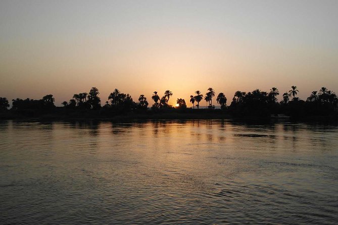 Nile River Night Dinner Cruise from Cairo - Photo opportunities and the Nile after dark
