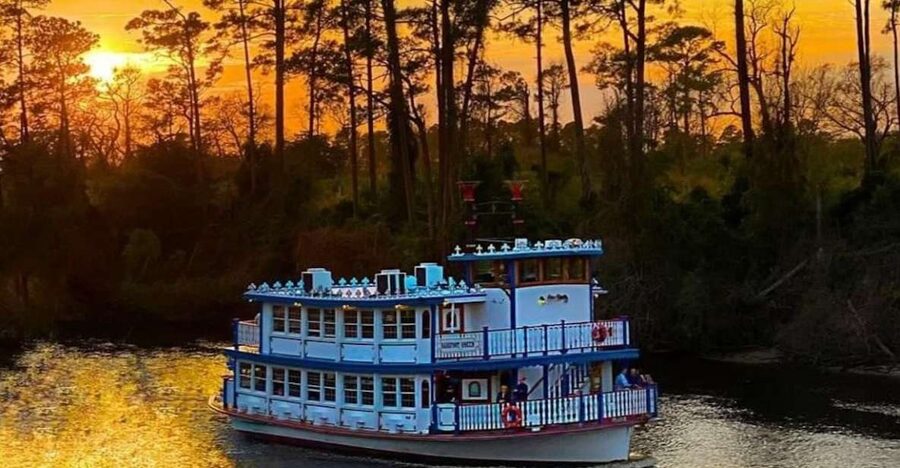 North Myrtle Beach: Dinner Cruise on a Paddle Wheel Boat - Cruising the Grand Strand Waterways