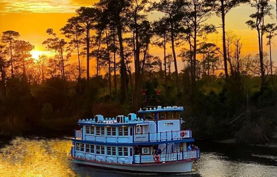 North Myrtle Beach: Dinner Cruise on a Paddle Wheel Boat - Dinner: A Pleasant Included Meal, Not a Fine-Dining Event