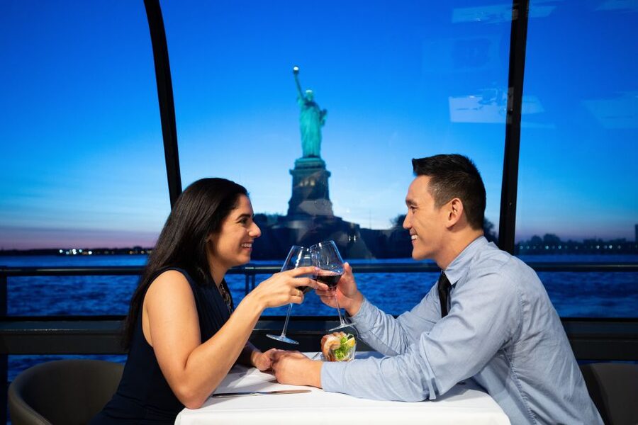 NYC: Christmas Eve Gourmet Brunch or Dinner Harbor Cruise - What the Bateaux New York Christmas Eve cruise feels like