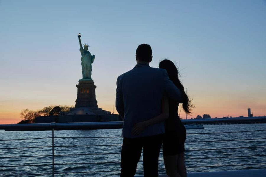 NYC: City Cruises Luxury Brunch, Lunch or Dinner Cruise - Practical advice for a smoother outing