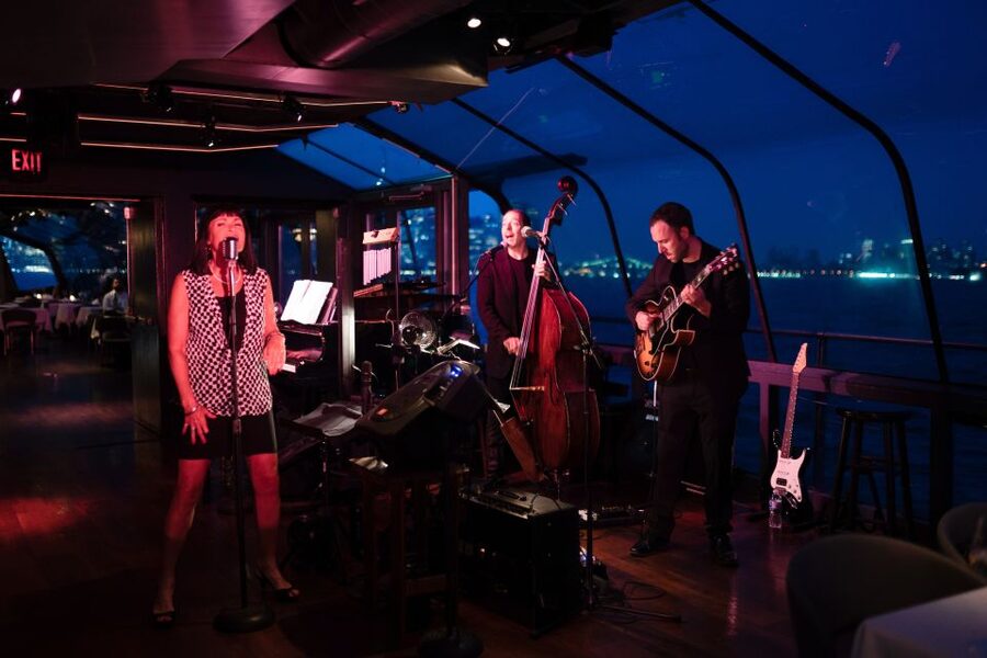 NYC: Thanksgiving Gourmet Lunch or Dinner Harbor Cruise - The three-course Thanksgiving menu