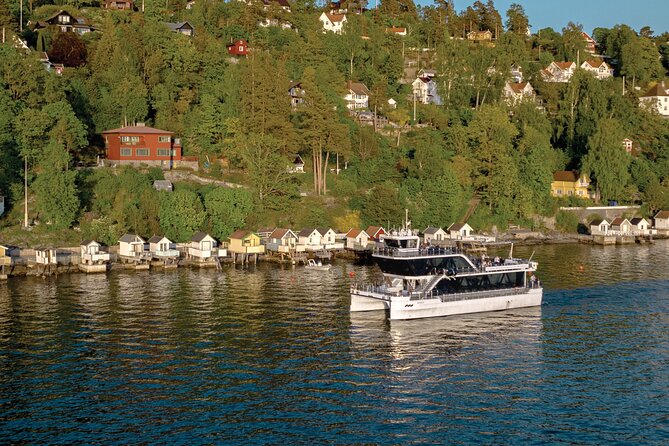 Oslo fjord 3-Course Dinner Cruise with Live Music - Leaving Oslo from Rådhusbrygge 2