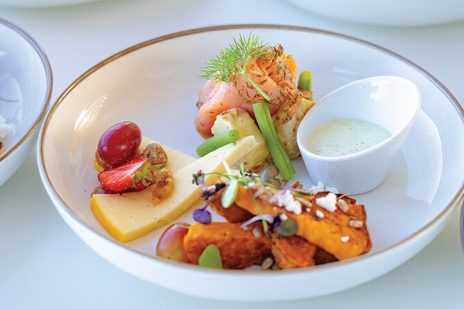 Oslo fjord 3-Course Dinner Cruise with Live Music - Wine, music, and the slow pace