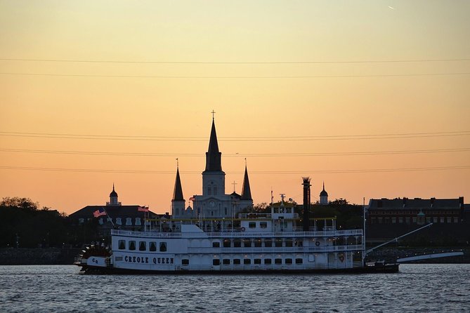 Paddlewheeler Creole Queen Jazz Dinner Cruise in New Orleans - The Creole Queen’s old-fashioned riverboat setting