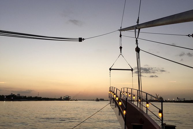 Paddlewheeler Creole Queen Jazz Dinner Cruise in New Orleans - Live jazz, dancing, and the best part of the evening