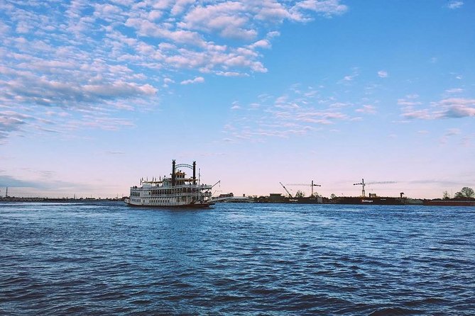 Paddlewheeler Creole Queen Jazz Dinner Cruise in New Orleans - Two hours on the Mississippi after sunset