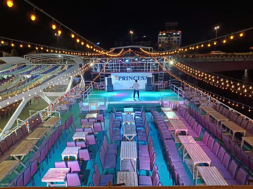 Panaji: Dinner Cruise with Drinks and Live Entertainment - The included drink and dinner buffet