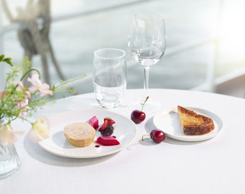 Paris: 3-Course-Dinner Cruise with Wine on the Seine River - Key points to know before you book