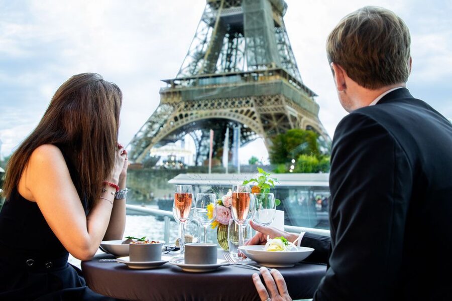Paris: 3-Course-Dinner Cruise with Wine on the Seine River - Choosing the right table and ticket