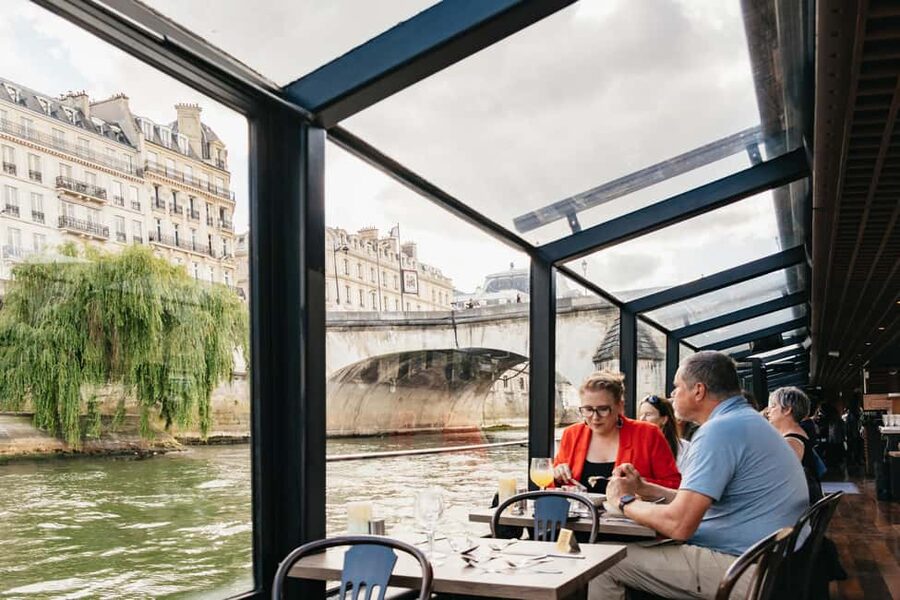 Paris : 3-Course Gourmet Dinner Cruise on Seine River - FAQ