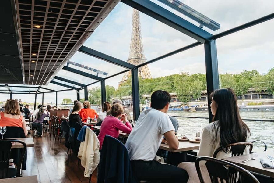 Paris : 3-Course Gourmet Dinner Cruise on Seine River - Who Will Enjoy This Cruise Most