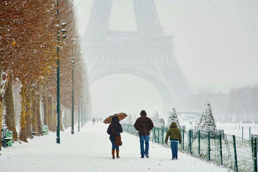Paris: Bastille Day Special Evening Cruise - Dinner aboard an elegant restaurant boat