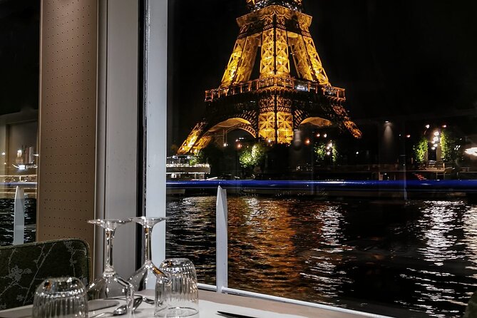 Paris Capitaine Fracasse 3 Course Seine River Dinner Cruise - A closer look at the three-course dinner