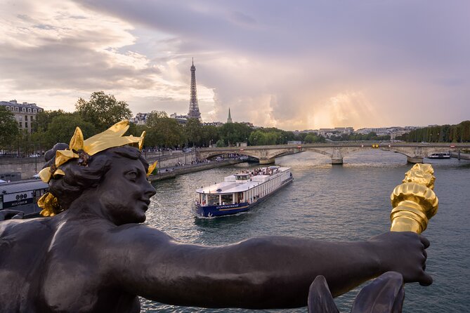 Paris Capitaine Fracasse 3 Course Seine River Dinner Cruise - Service, music, and the atmosphere onboard