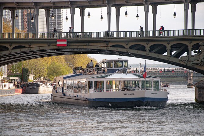 Paris en Scene 3 Course Seine River Dinner Cruise - What this Seine dinner cruise is really like