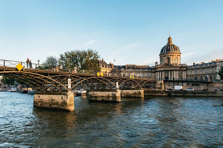 Paris: Gourmet Dinner Cruise on Seine River with Live Music - Who should book this cruise?