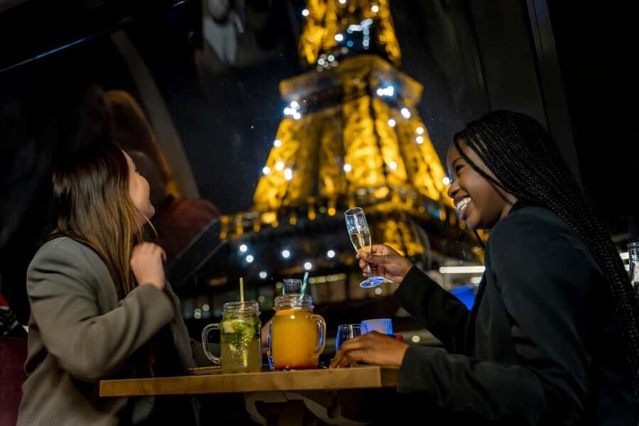 Paris: Seine River Champagne Dinner Cruise with Live Music - Boarding near the Musée d’Orsay
