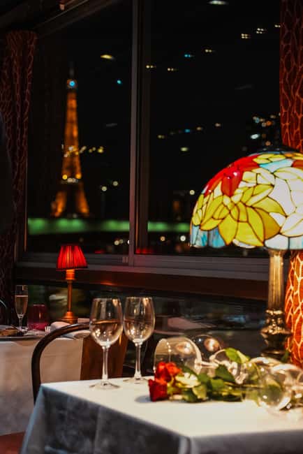 Paris: Seine River Cruise with 3-Course Dinner & Live Music - Who should book this Seine dinner cruise?