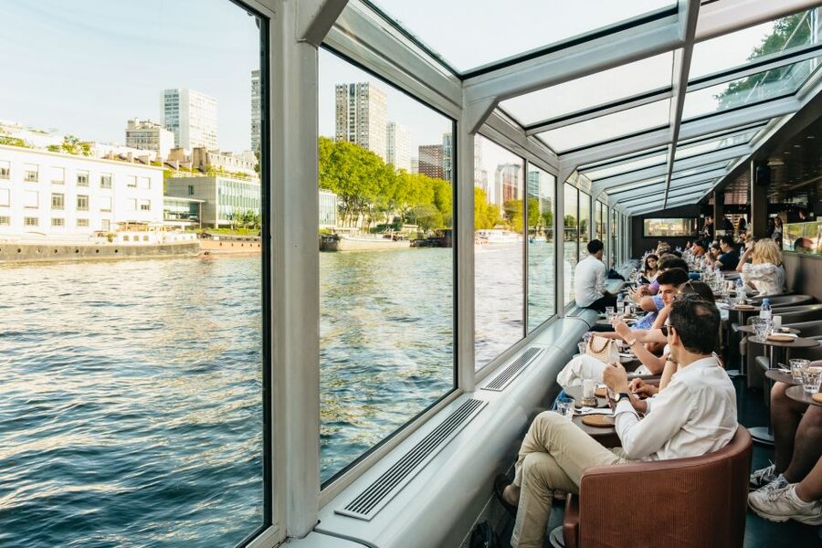 Paris: Seine River Panoramic Views Dinner Cruise - Who should book, and who should skip it