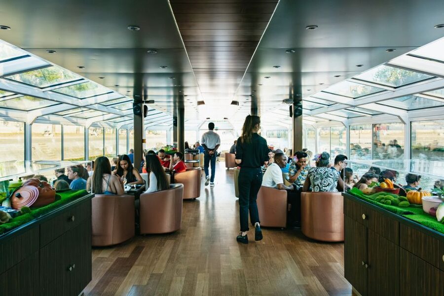 Paris: Seine River Panoramic Views Dinner Cruise - Practical tips for a smoother evening