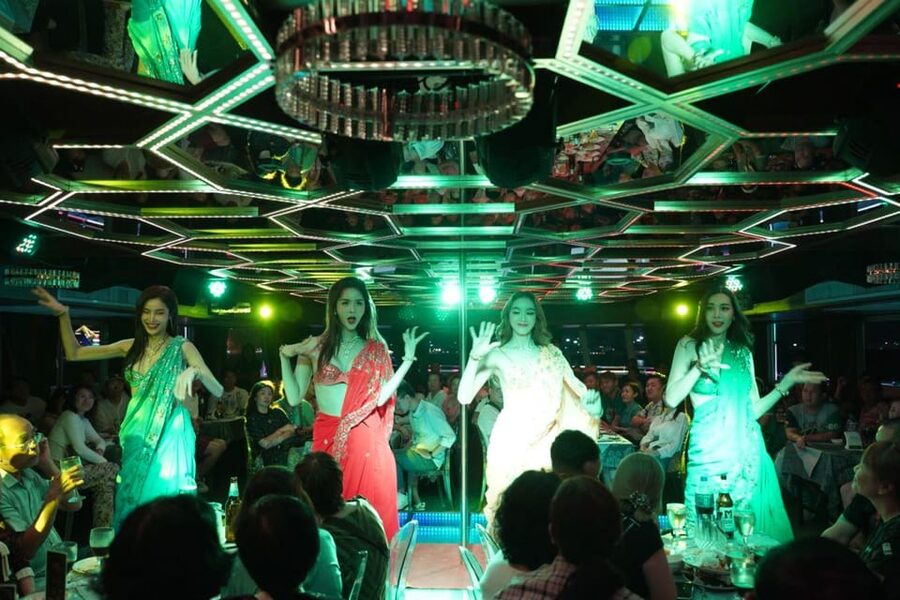 Pattaya: All Star Dinner Cruise, Cabaret Show & Beer Buffet - Disco music and the return to the pier