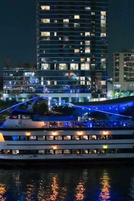 Philadelphia: Christmas Eve Gourmet Brunch or Dinner Cruise - The Christmas Eve buffet