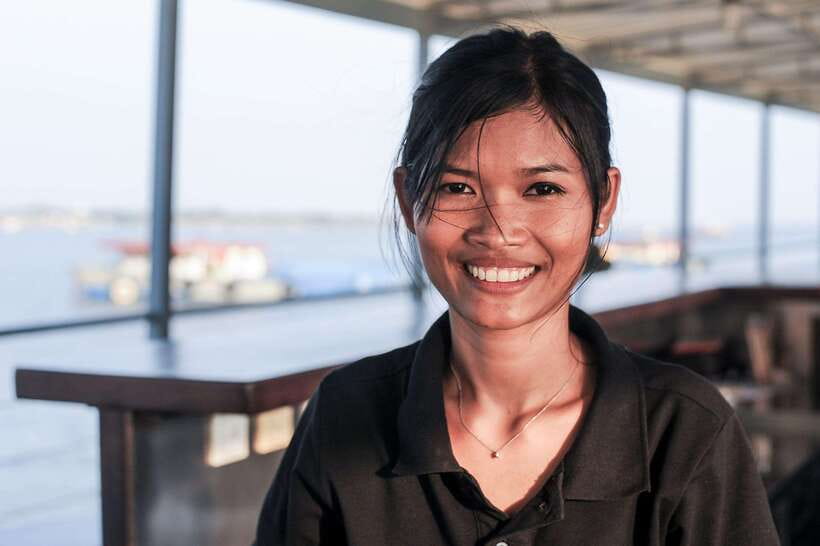 Phnom Penh: Mekong Sunset Dinner Cruise with Live Music - Key points to know before boarding