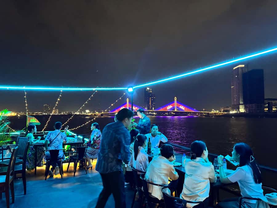 Phnom Penh: Sunset Dinner Cruise with English Speaking Guide - Drinks, fruit, and the real meaning of dinner